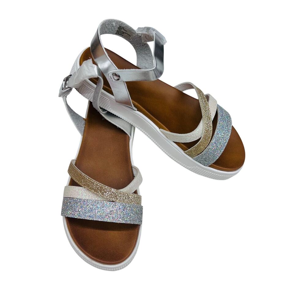 NWT Mia Size 5 Silver Metallic Sandal